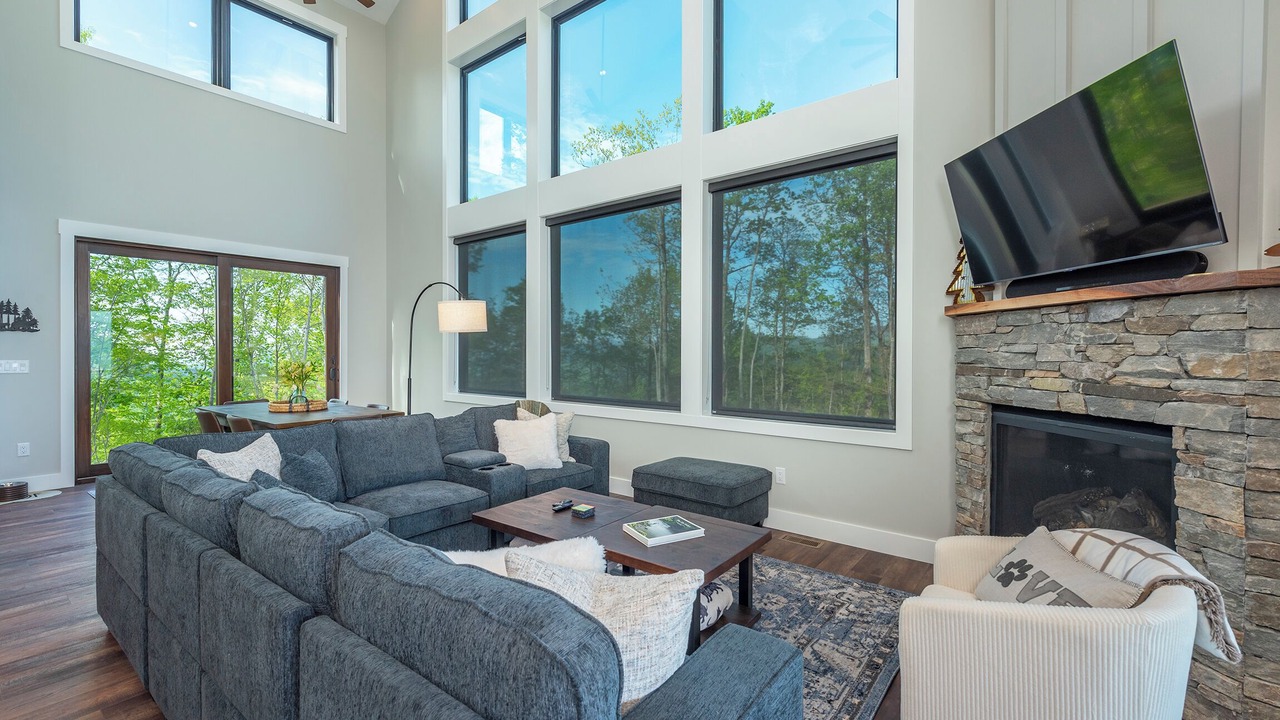 Photo of Livingroom in Old Fort