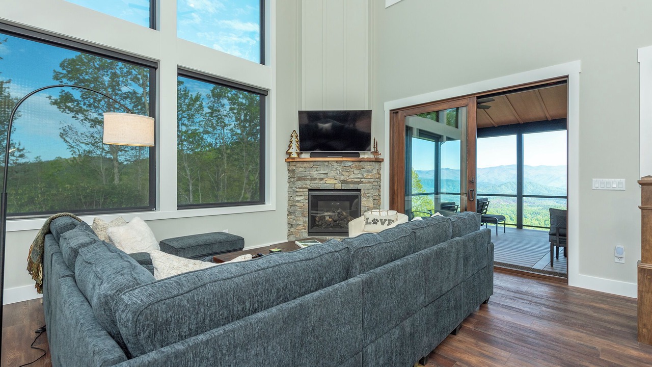 Photo of Livingroom in Old Fort