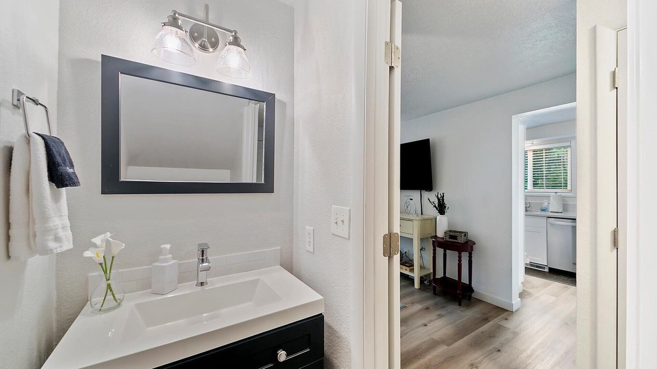 Photo of Bathroom in Depot Bench