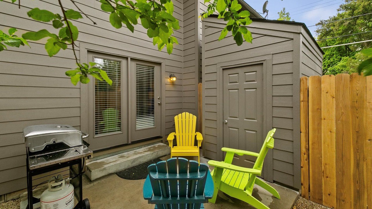 Photo of Patio Balcony in Depot Bench