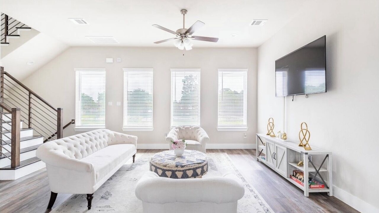 Photo of Livingroom in Spring Branch East