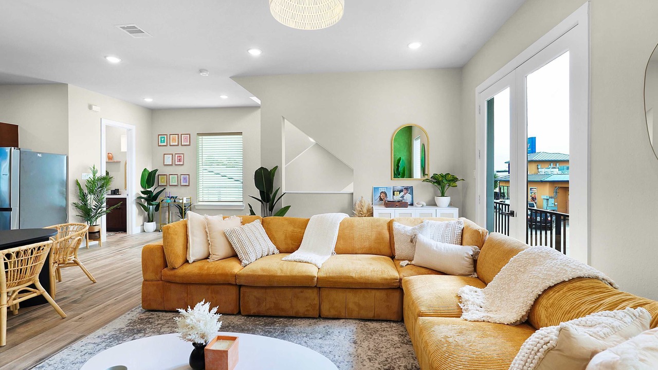 Photo of Livingroom in Greater Heights