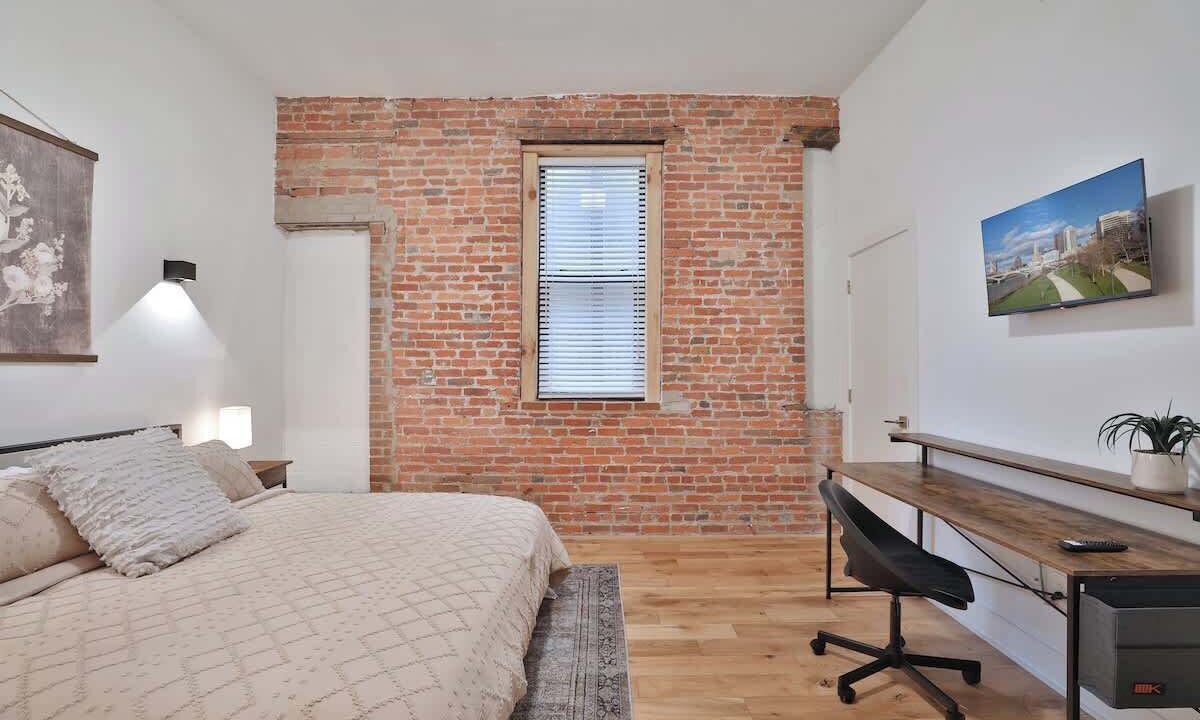 Photo of Bedroom in Downtown Columbus