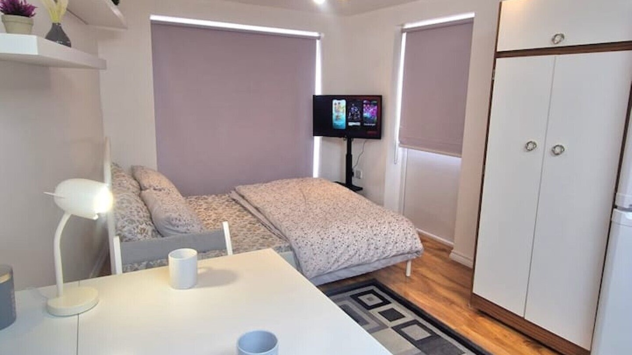 Photo of Bedroom in Kidbrooke with Hornfair