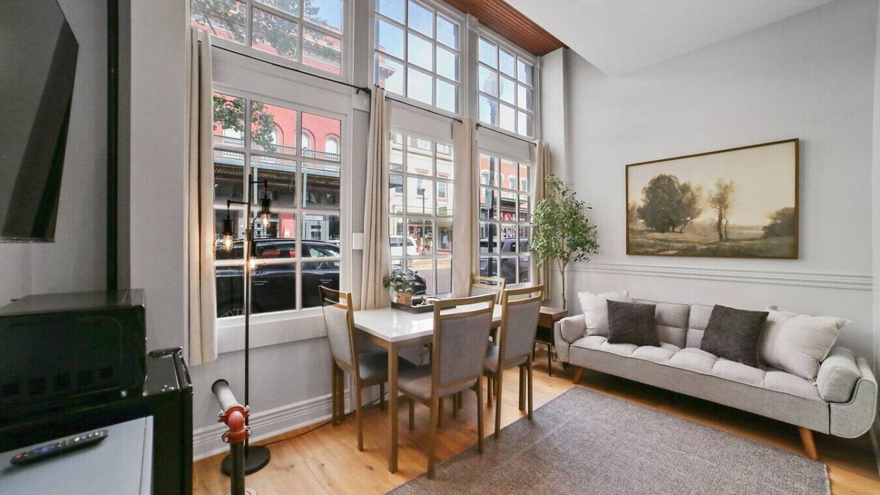 Photo of Livingroom in St. Charles