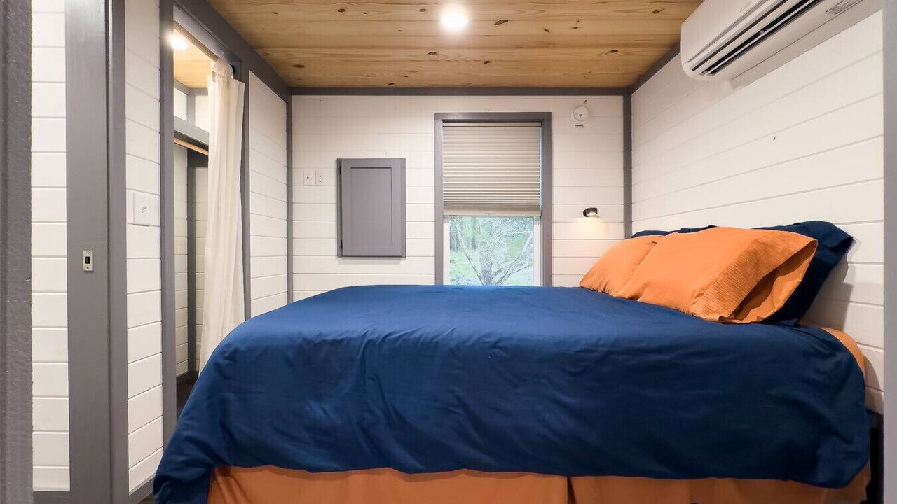 Photo of Bedroom in Canyon Lake