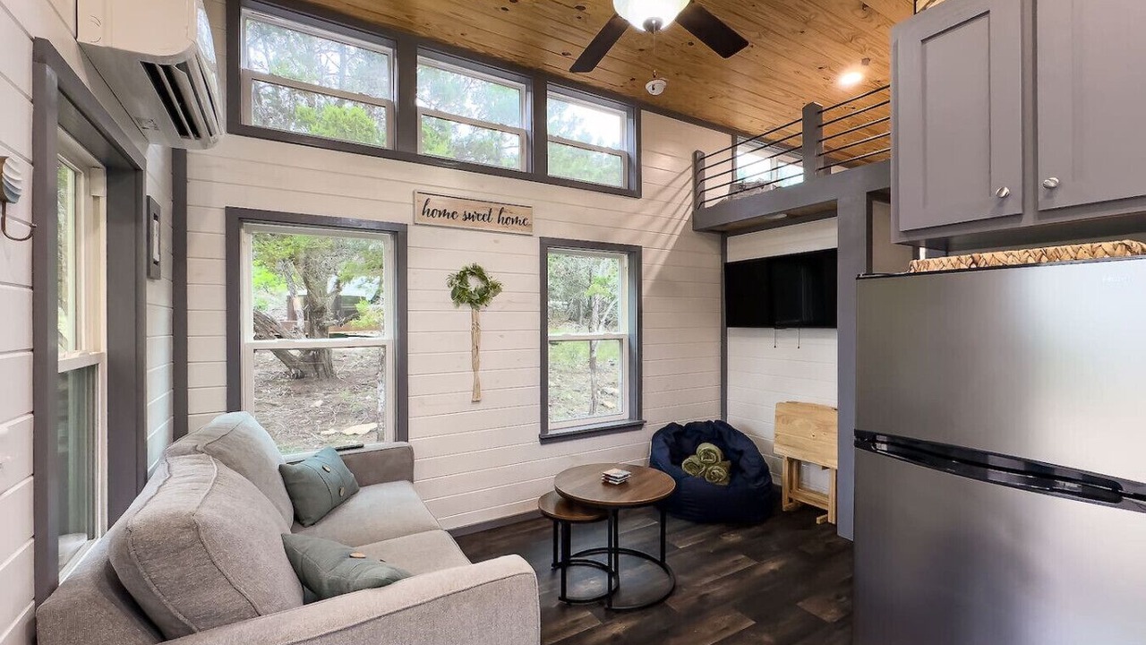 Photo of Livingroom in Canyon Lake