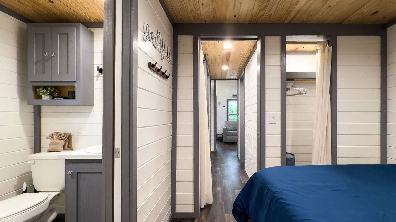 Photo of Bedroom in Canyon Lake