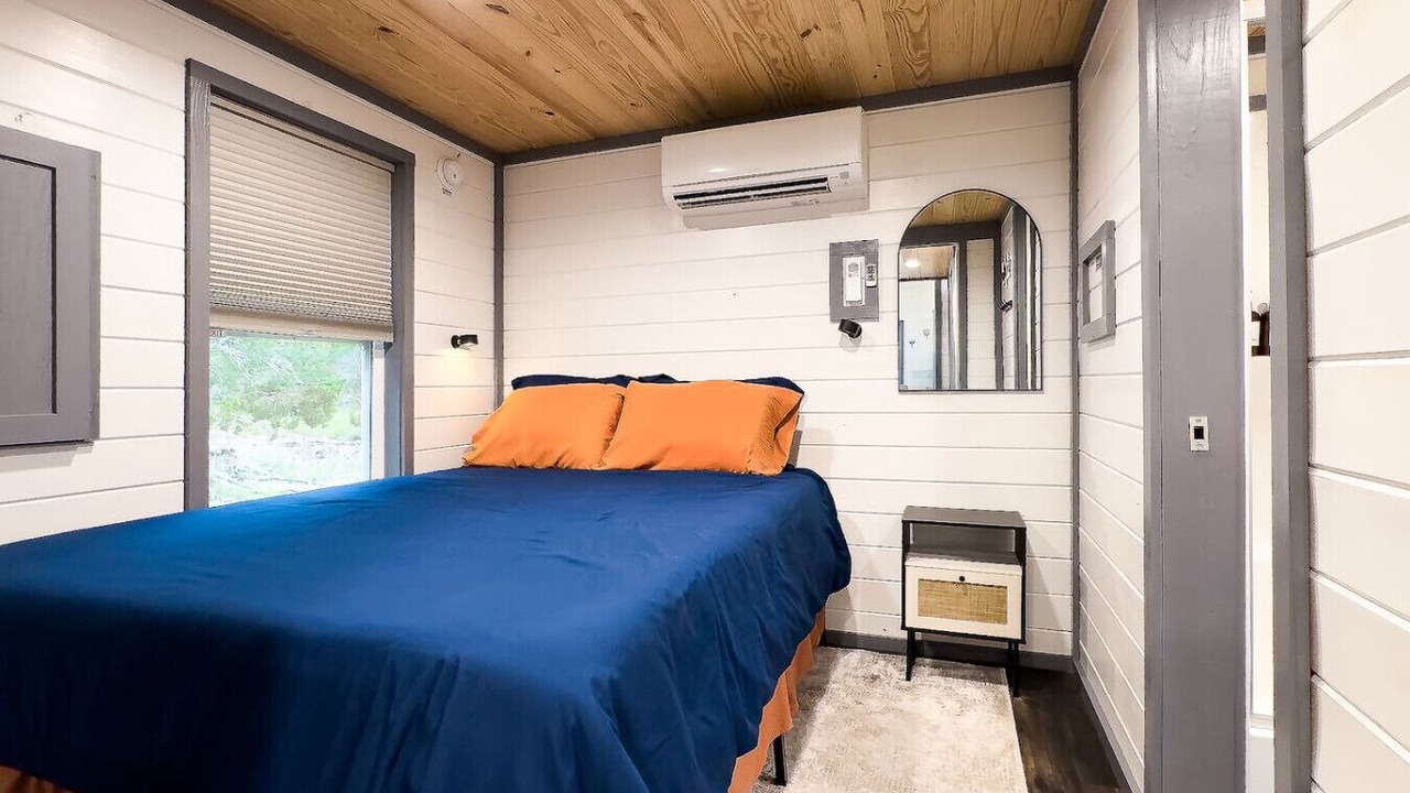 Photo of Bedroom in Canyon Lake