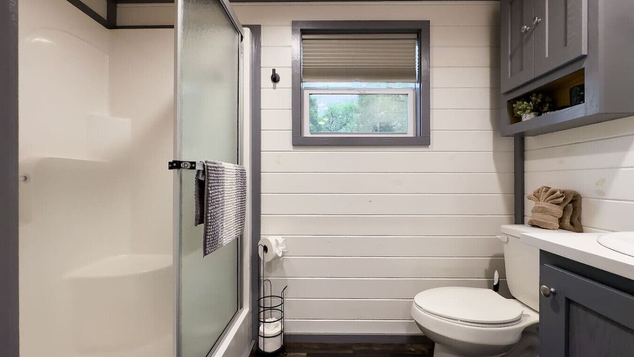 Photo of Bathroom in Canyon Lake