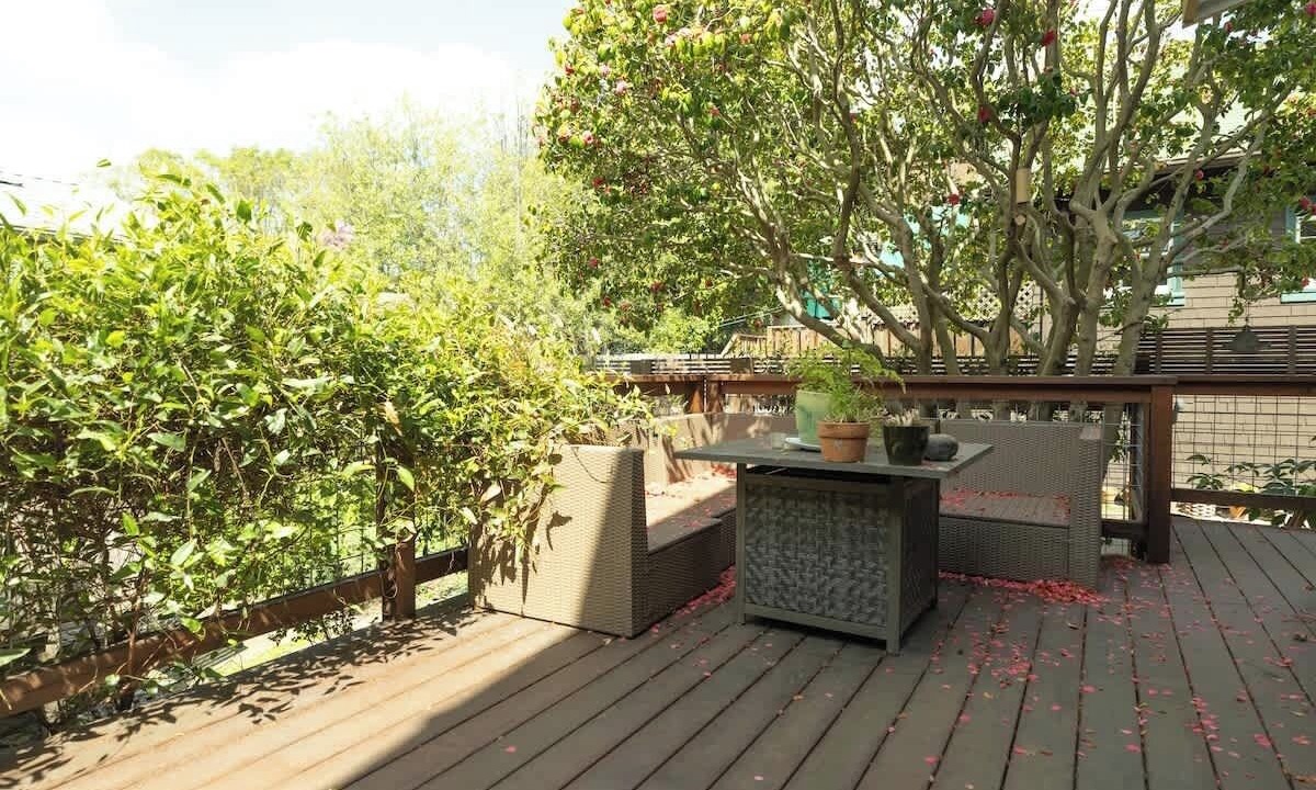 Photo of Outdoor in Upper Telegraph