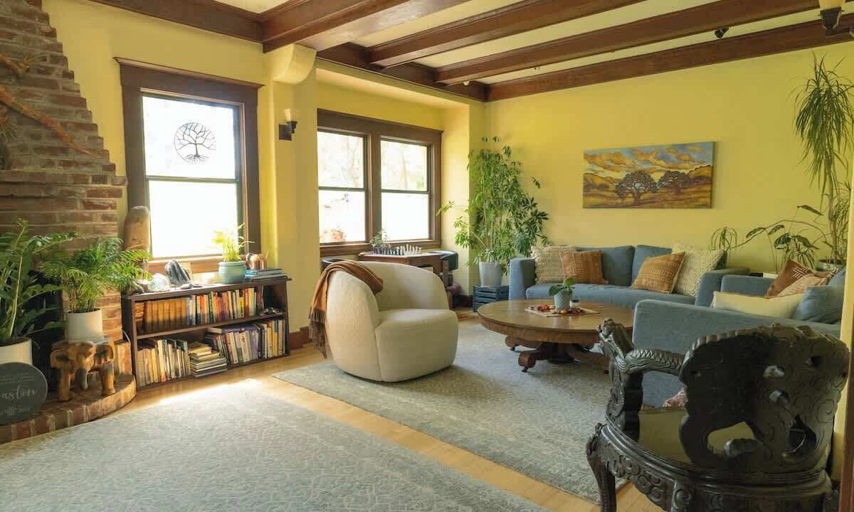 Photo of Livingroom in Upper Telegraph