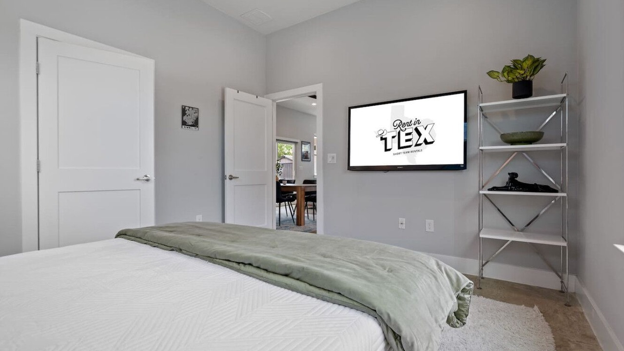 Photo of Bedroom in Montopolis