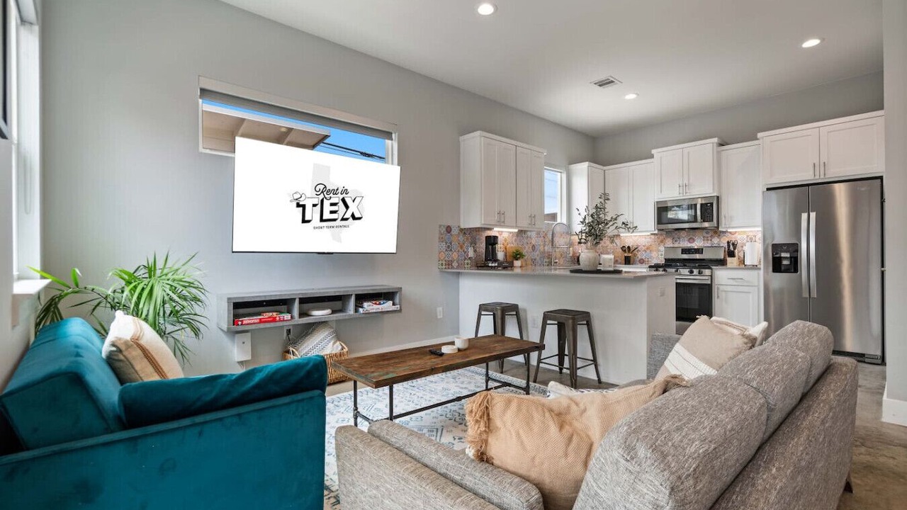 Photo of Livingroom in Montopolis