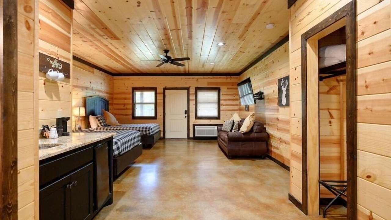 Photo of Others in Broken Bow