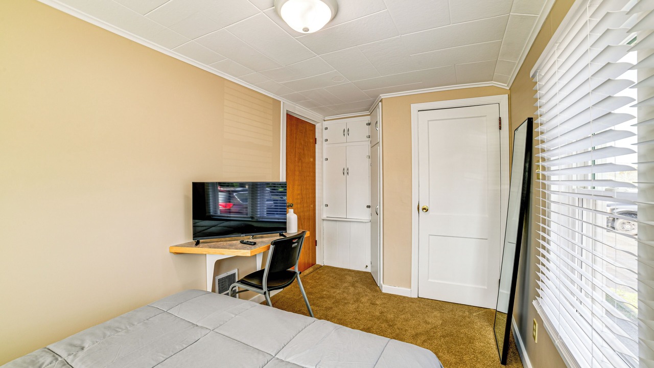 Photo of Bedroom in Munsons Corners