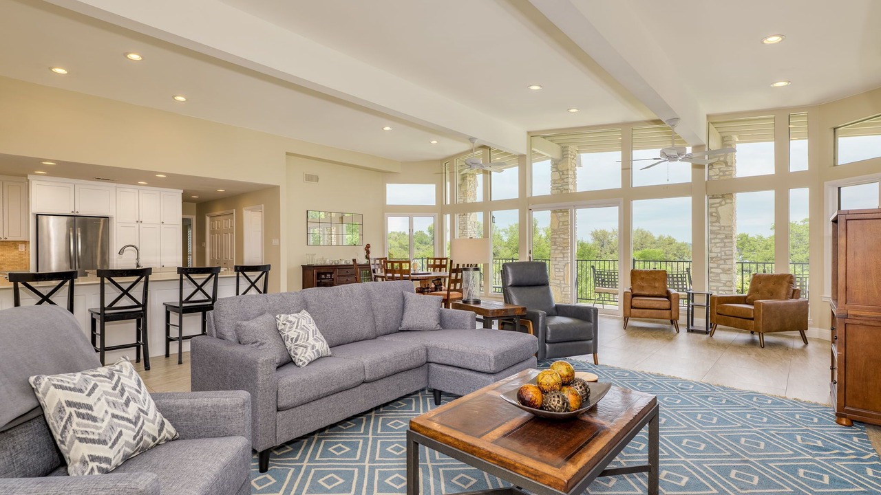 Photo of Livingroom in Lakeway