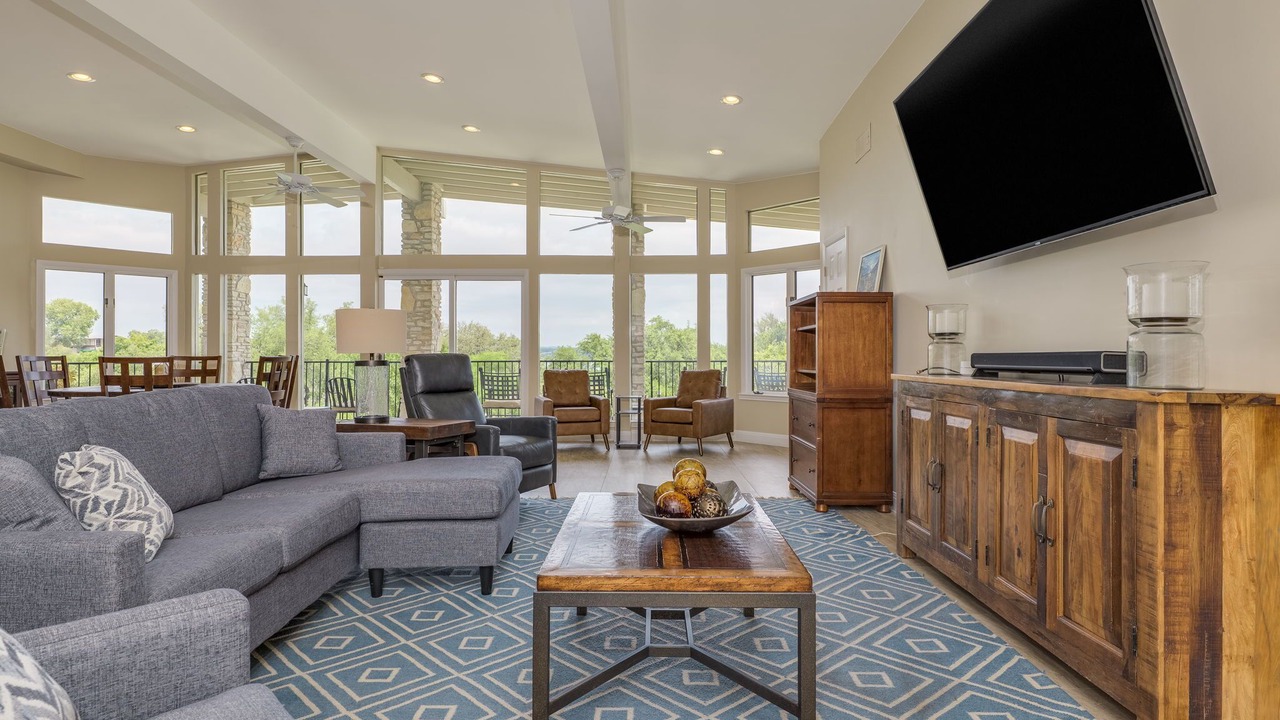 Photo of Livingroom in Lakeway