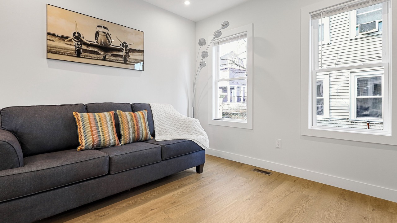 Photo of Livingroom in East Somerville