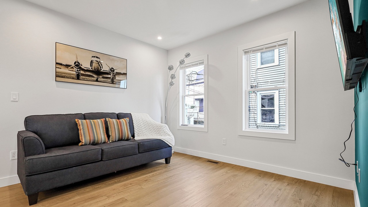 Photo of Livingroom in East Somerville