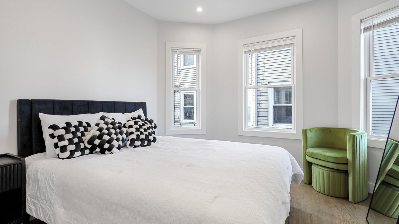 Photo of Bedroom in East Somerville