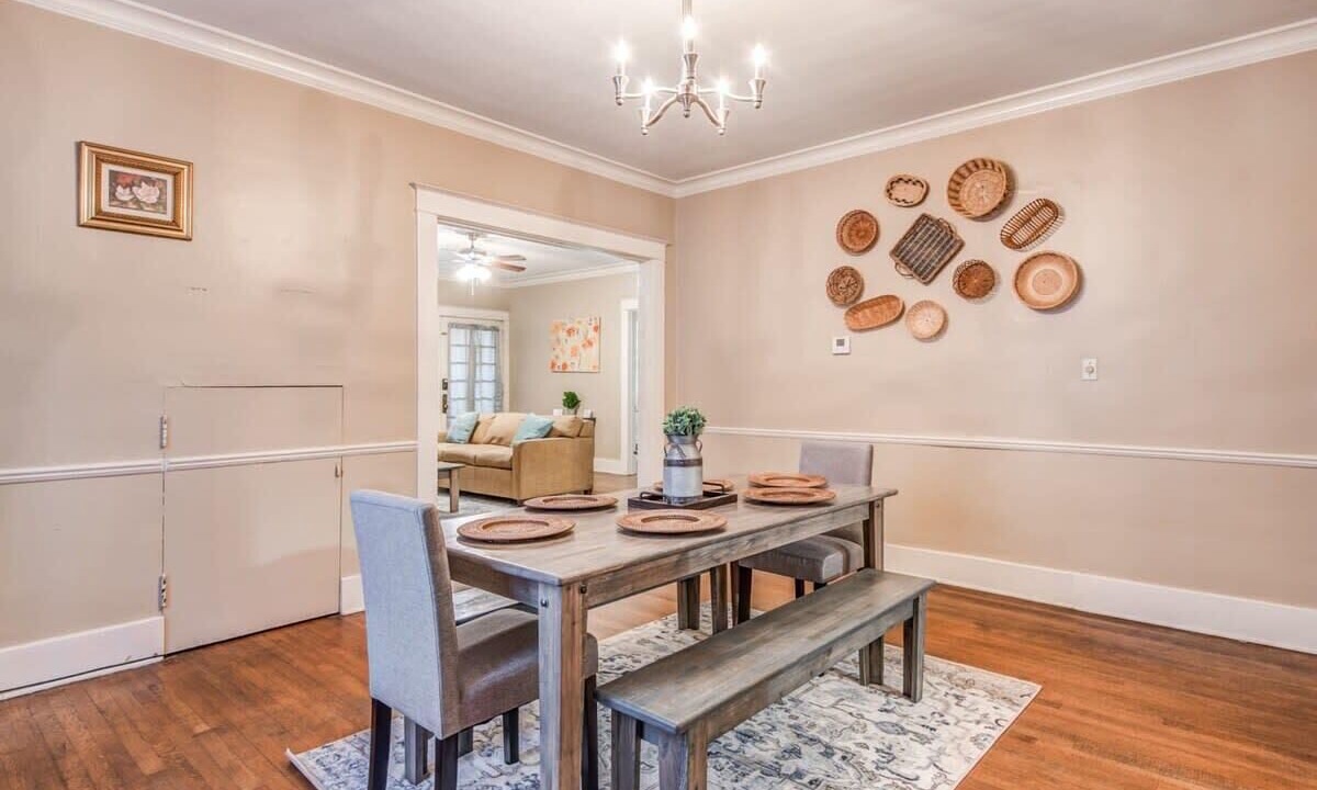 Photo of Livingroom in Evergreen