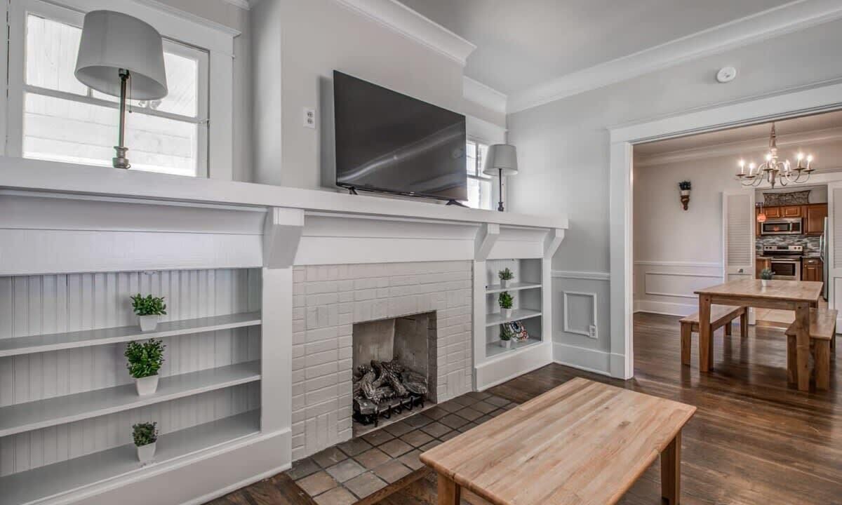 Photo of Livingroom in Midtown