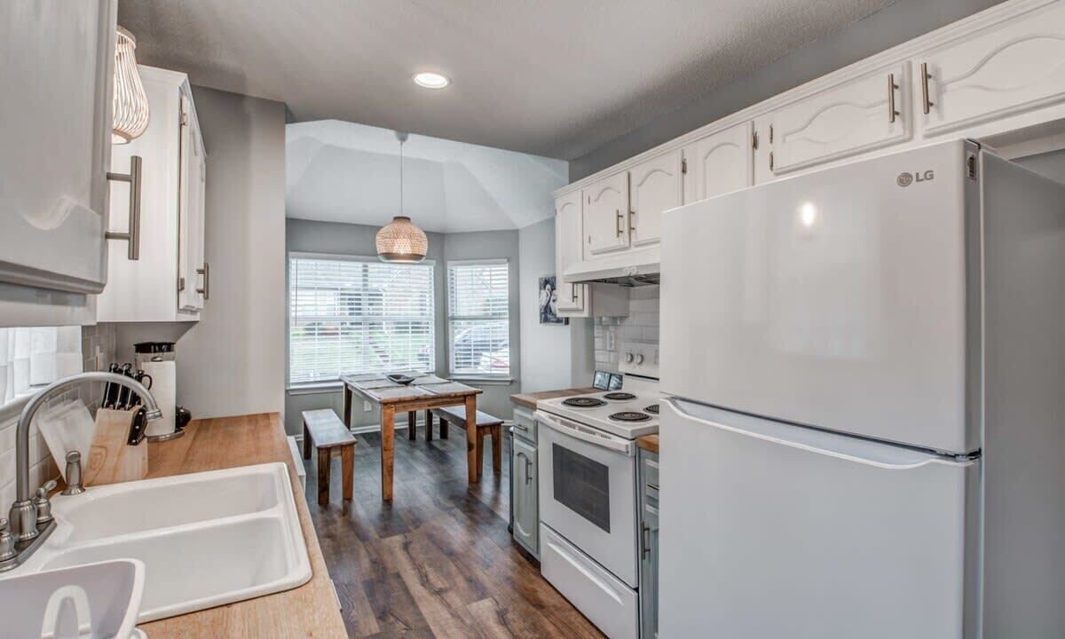 Photo of Others in Ellendale