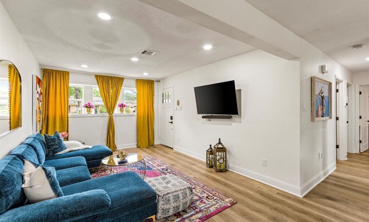 Photo of Livingroom in Westbury