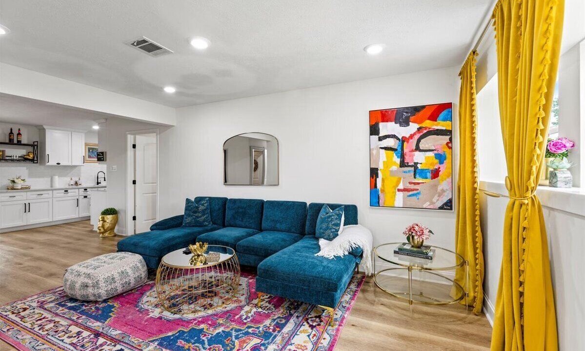 Photo of Livingroom in Westbury