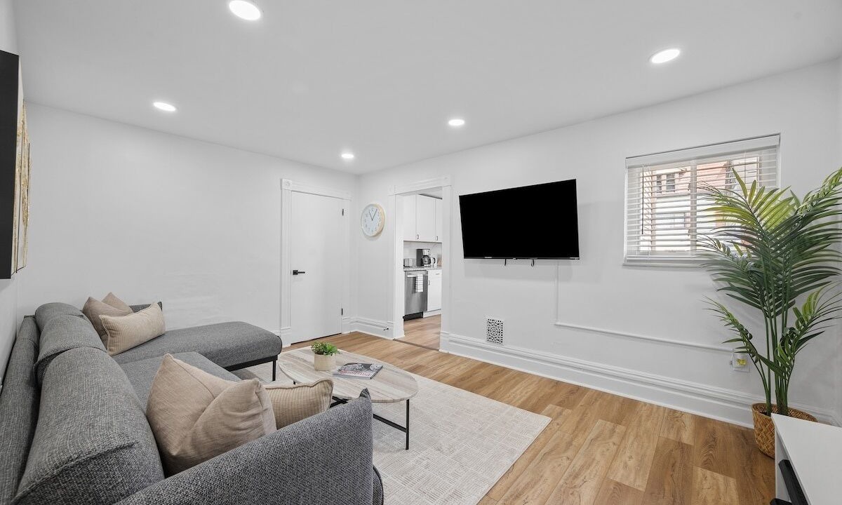 Photo of Livingroom in Millvale