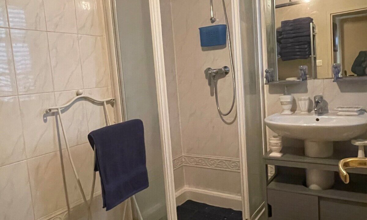 Photo of Bathroom in Chalon-sur-Saone