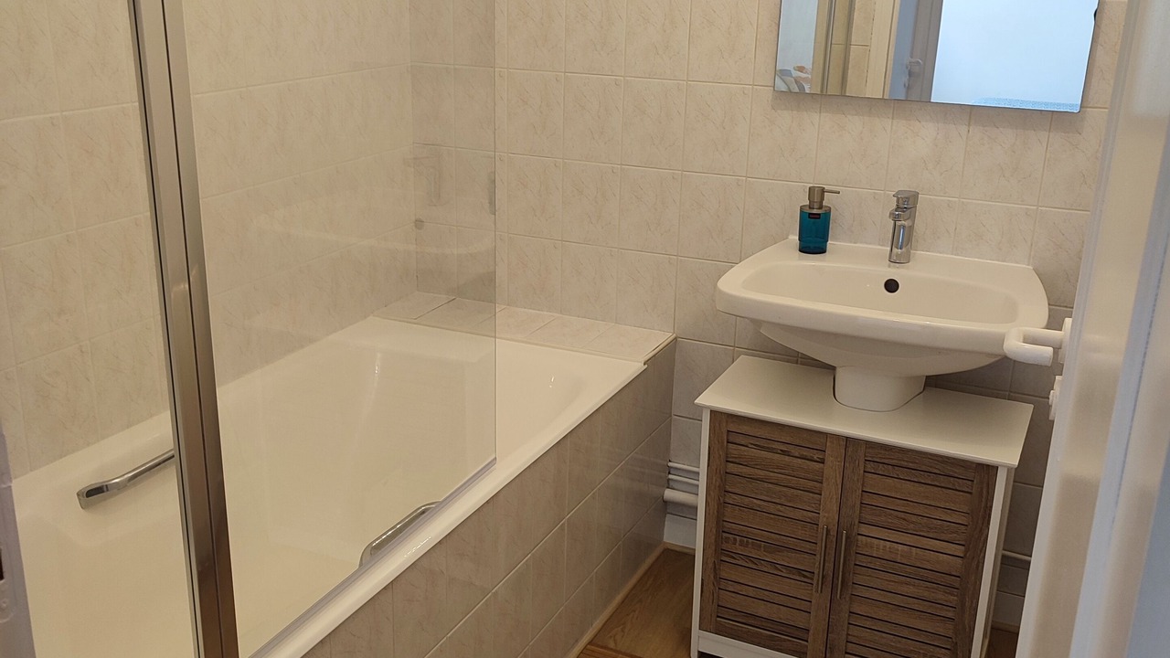 Photo of Bathroom in Dinan