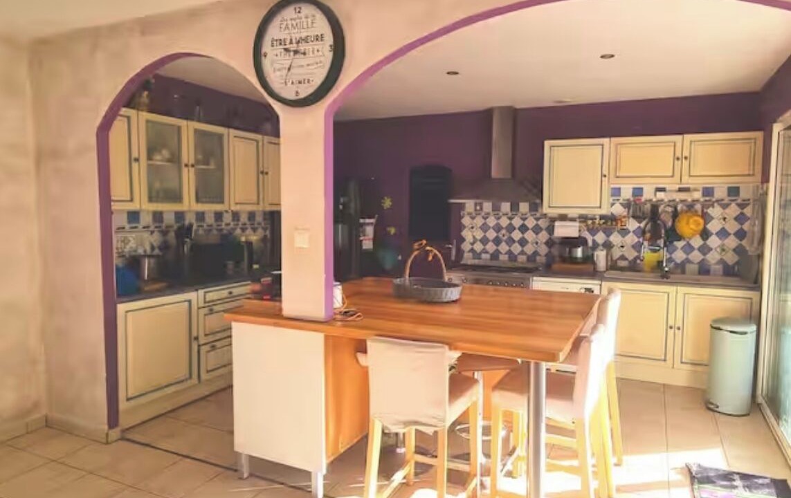 Photo of Kitchen in Saint-Julien-en-Saint-Alban