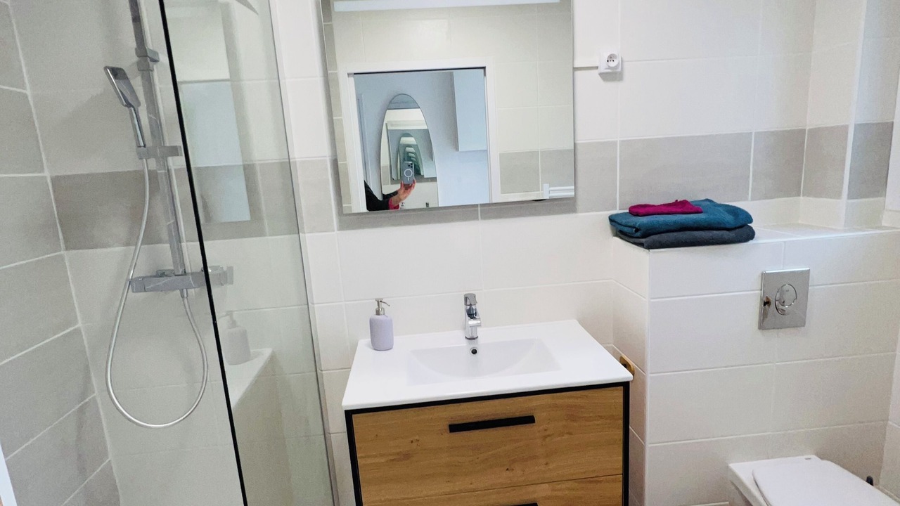 Photo of Bathroom in Laroque-des-Alberes