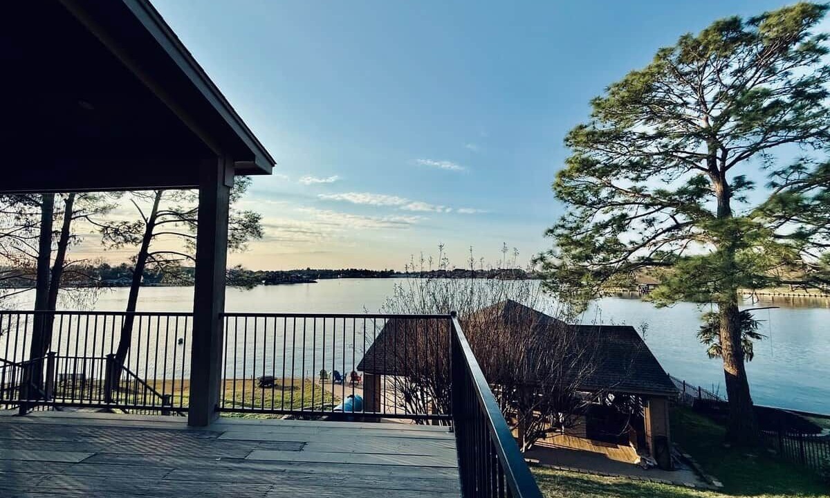 Photo of Outdoor in April Sound