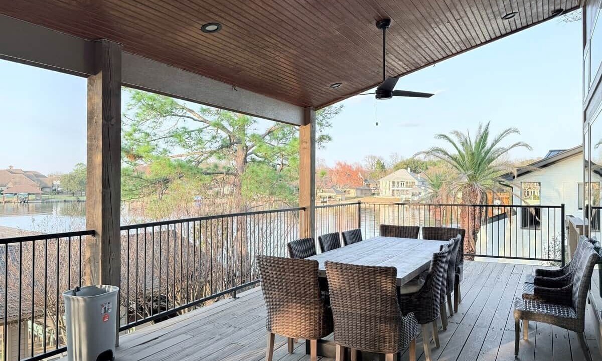 Photo of Outdoor in April Sound