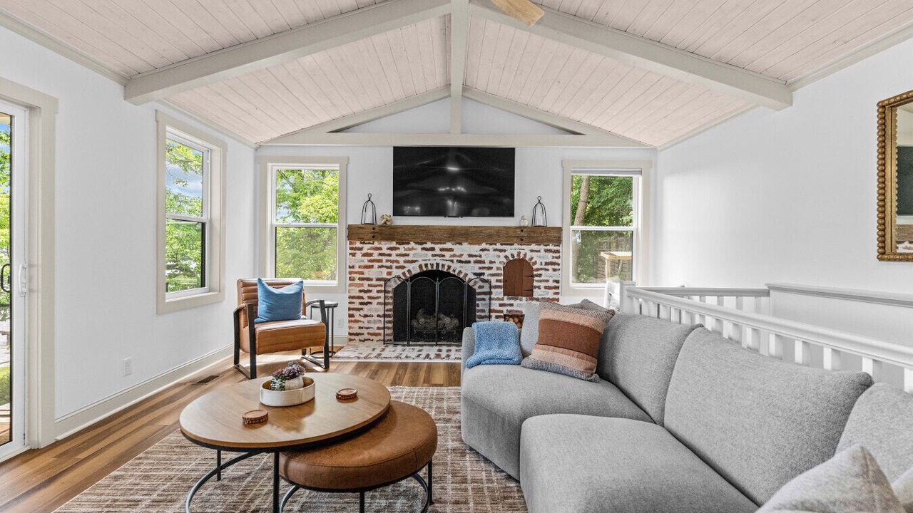 Photo of Livingroom in Hardwick