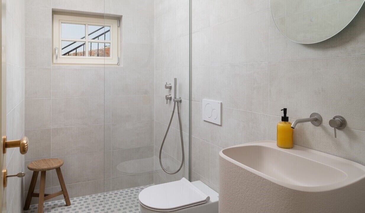 Photo of Bathroom in Seline