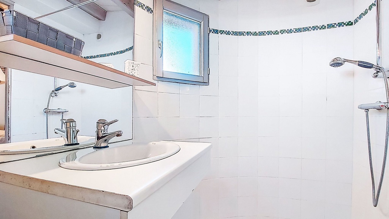 Photo of Bathroom in La Gueriniere