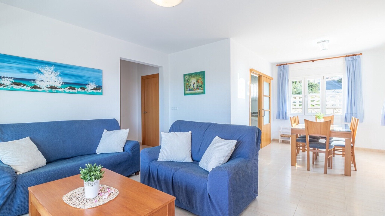 Photo of Livingroom in Roses Town Center