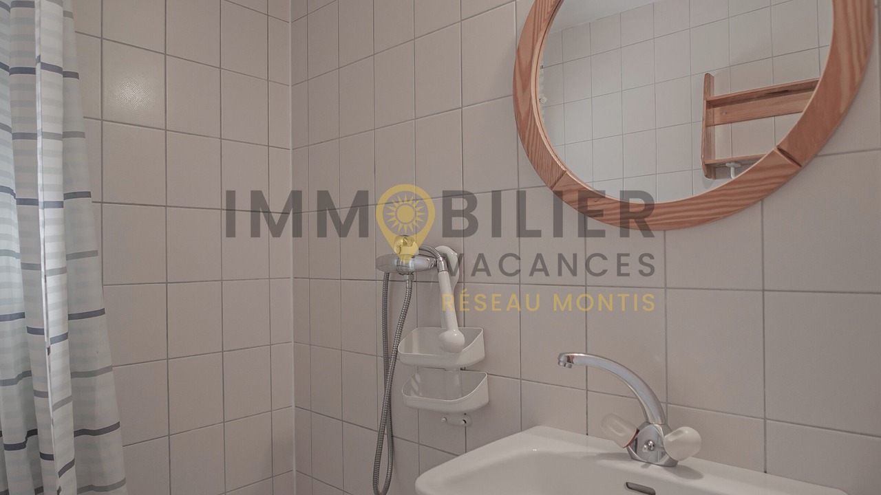 Photo of Bathroom in Saint-Luc