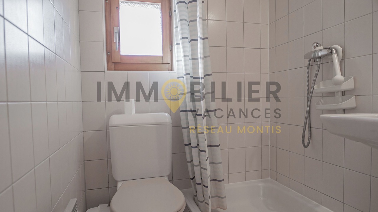 Photo of Bathroom in Saint-Luc