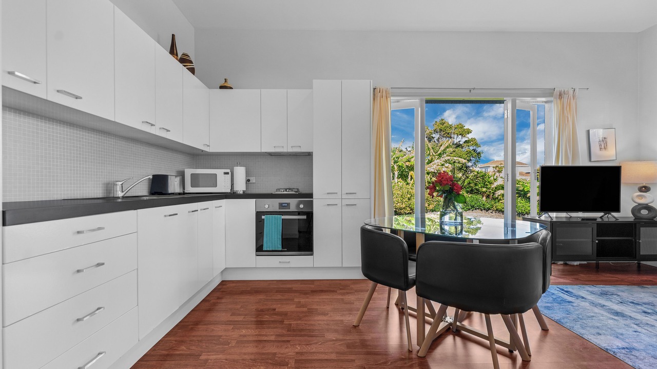 Photo of Others in Narrow Neck