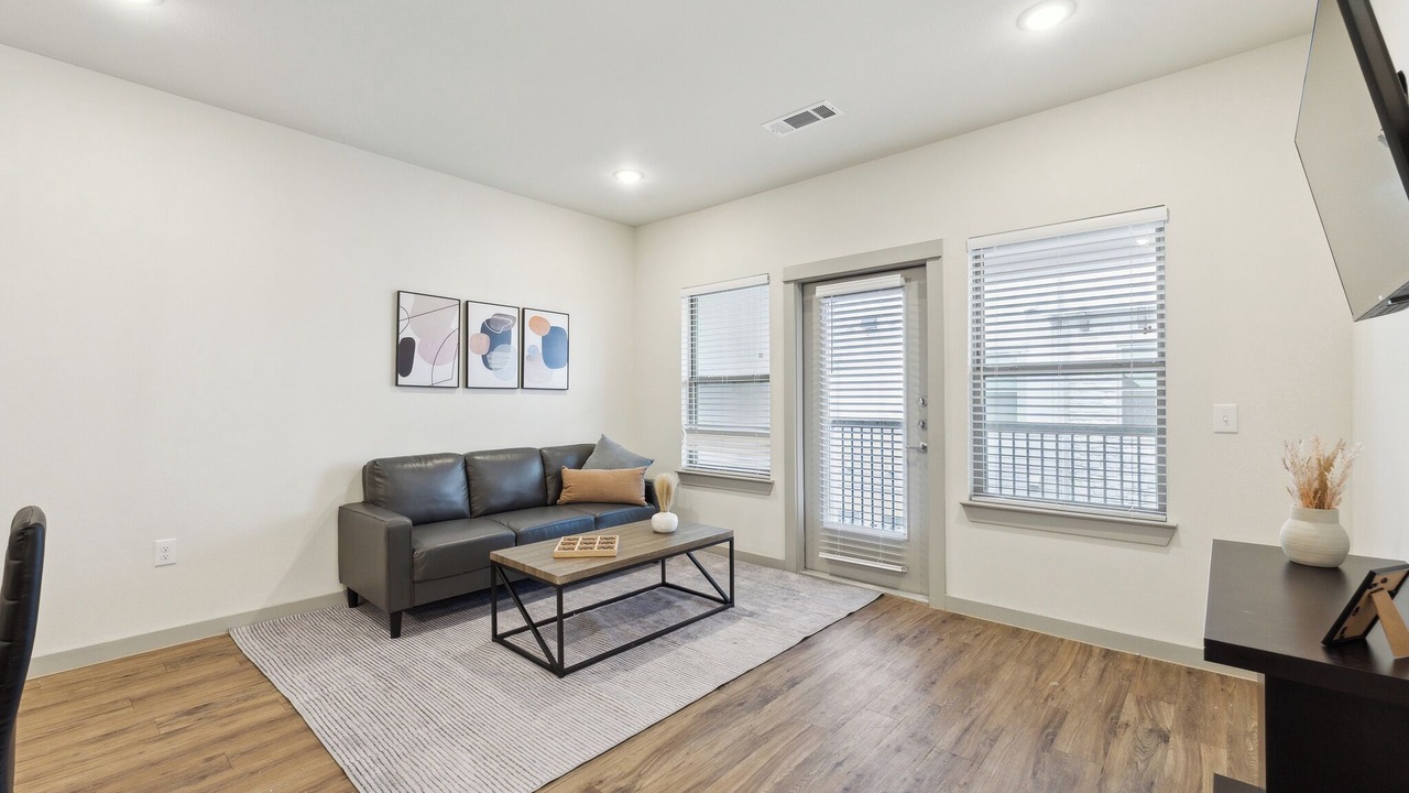 Photo of Livingroom in Cleburne