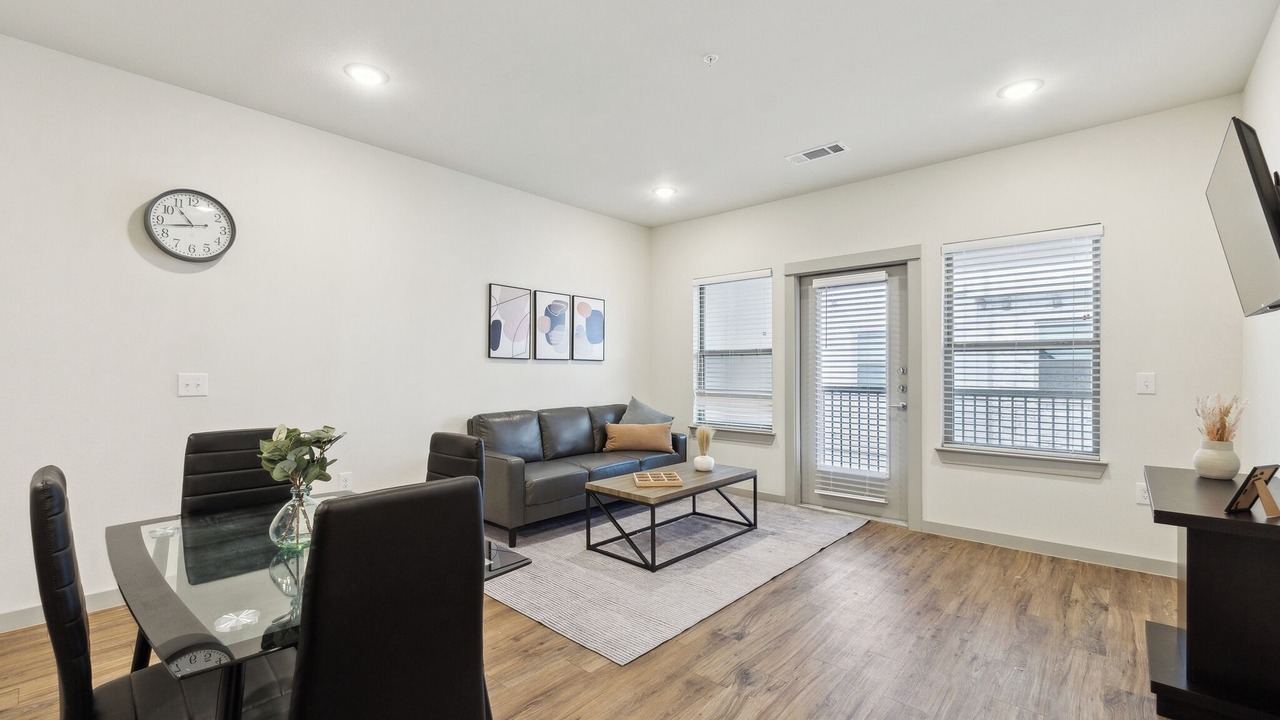 Photo of Livingroom in Cleburne