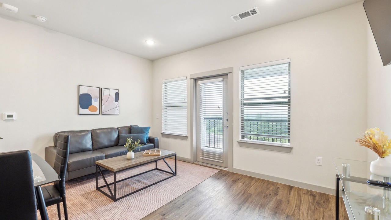 Photo of Livingroom in Cleburne