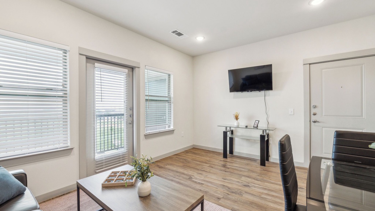 Photo of Livingroom in Cleburne
