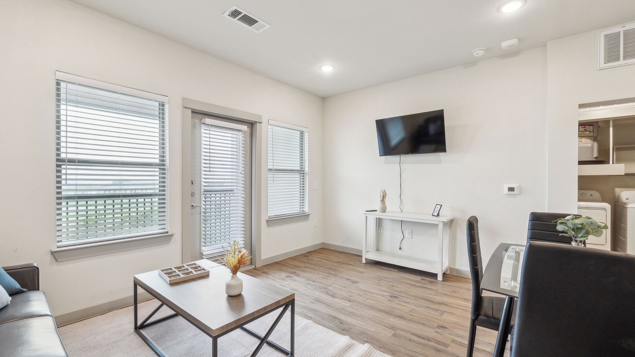 Photo of Livingroom in Cleburne