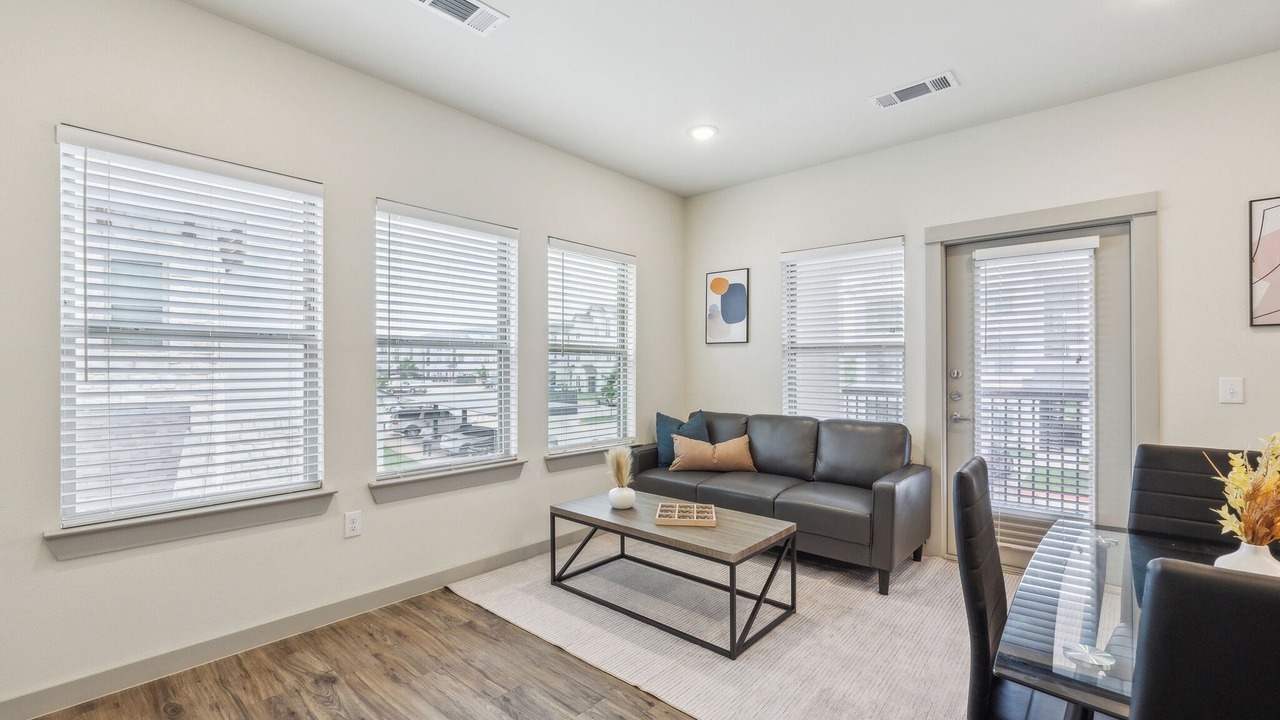 Photo of Livingroom in Cleburne